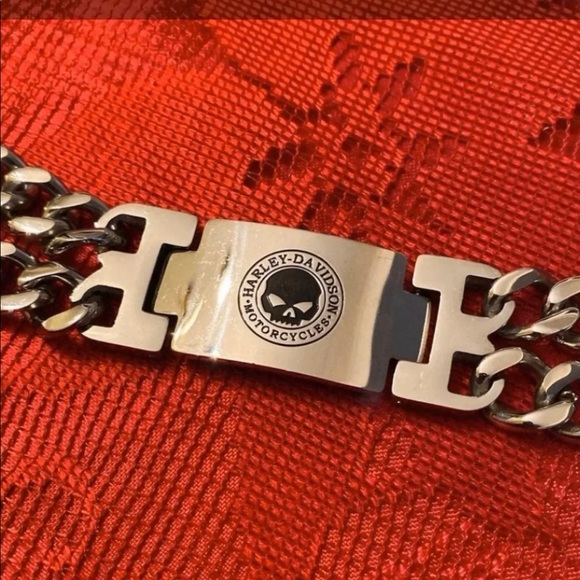 - HD Willie G Skull Men’s Chain Bracelet
